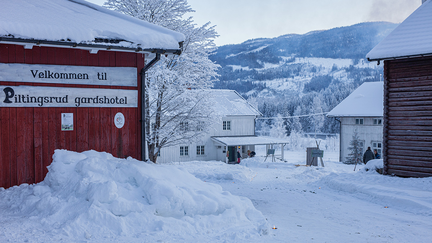 Piltingsrud gard i vinterdrakt