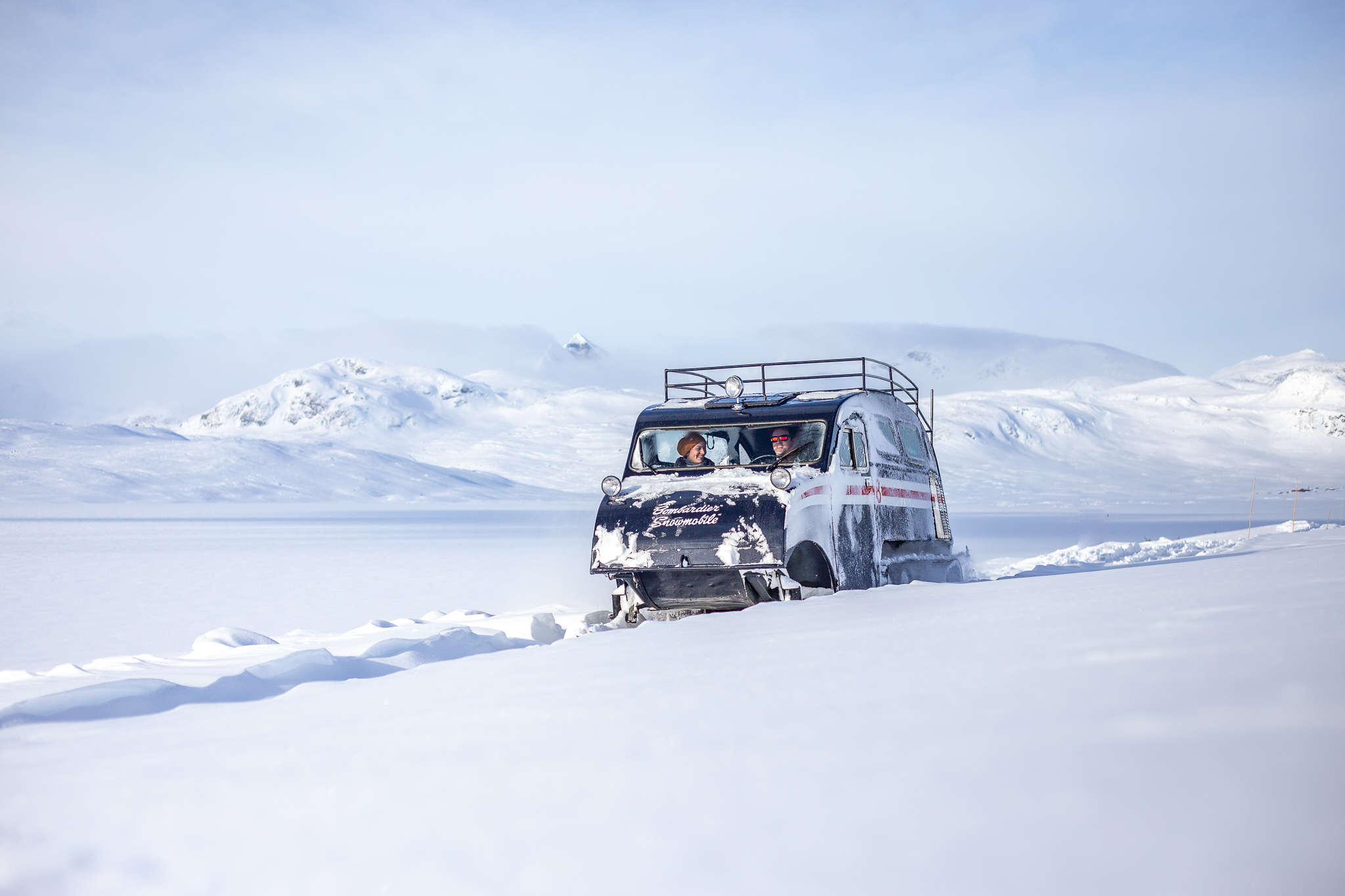 Excursion with snow mobile to Eidsbugarden - Valdres